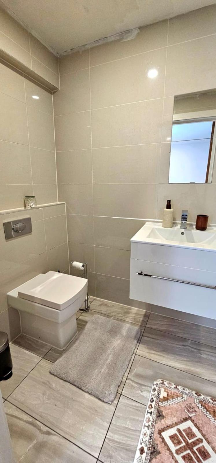 Oliver Double Homestay London